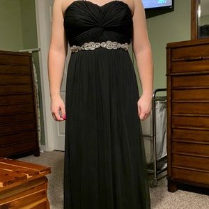 Black Floor Length Formal Gown (Prom/Bridesmaid)